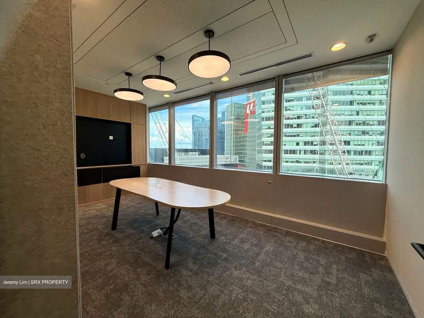 Chevron House (D1), Office #613751561